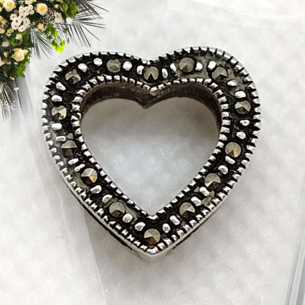 VINTAGE STERLING MARCASITE OPEN HEART PENDANT